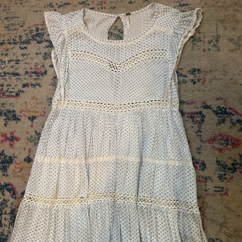 Free People Blue & White Floral Print Retro Kitty Crochet Trim Dress - SP